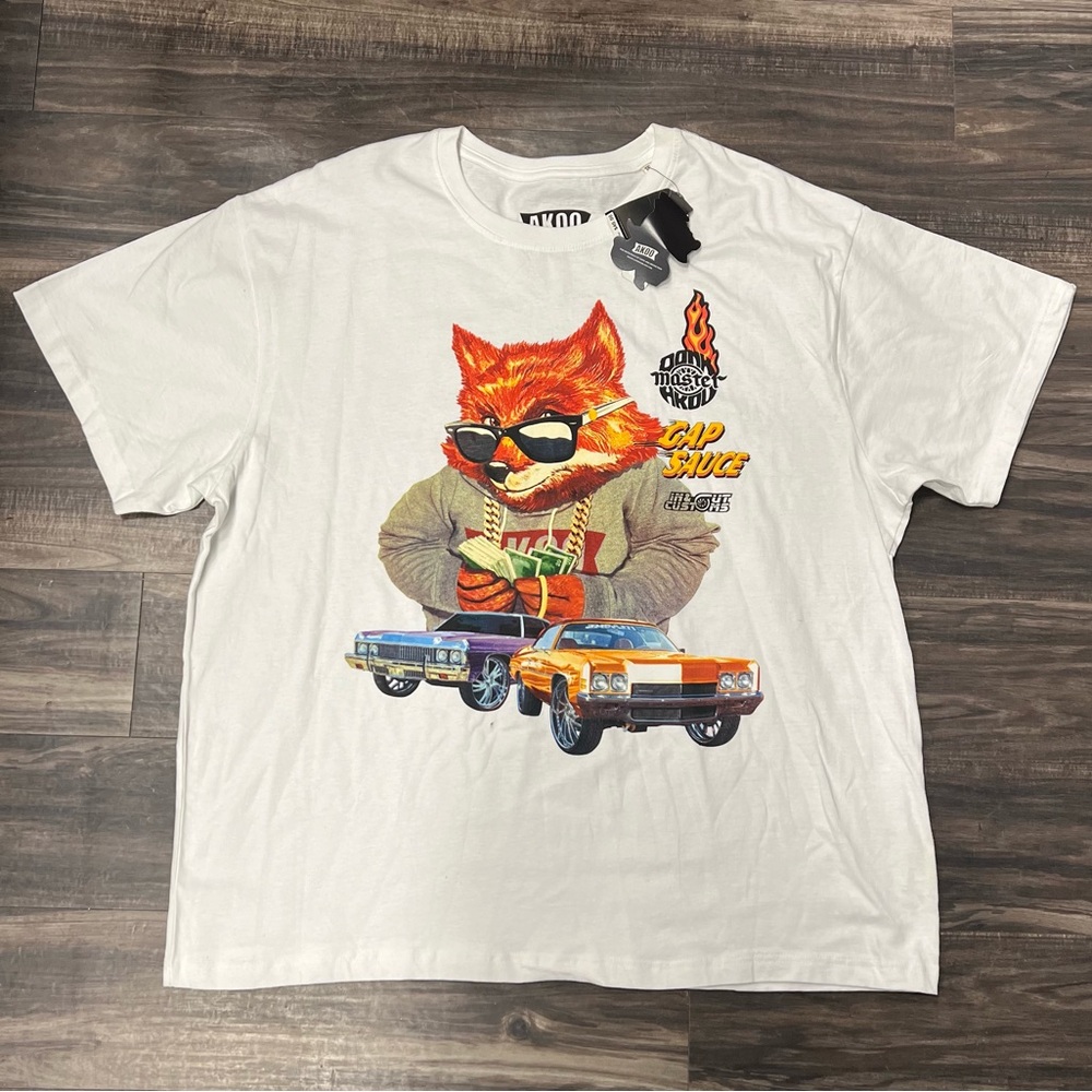 5XL Men’s Akoo White Graphic T-Shirt with Fox Design new with tags